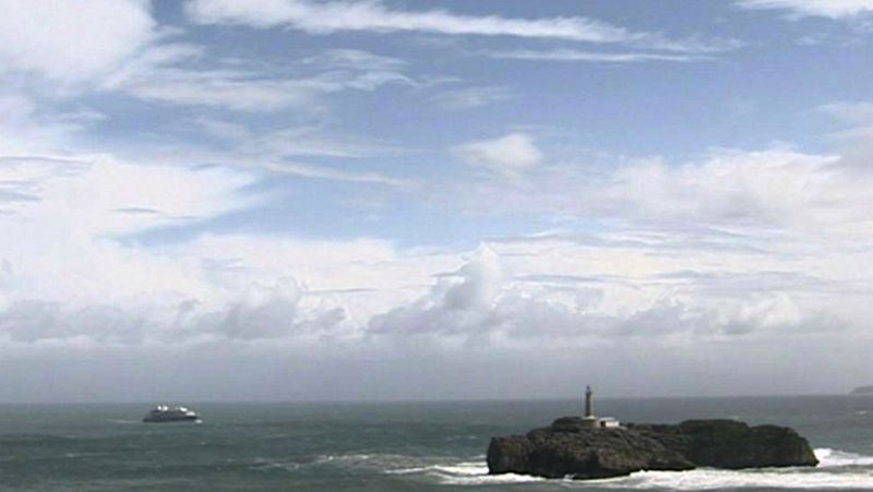 Viento fuerte en el extremo norte, Alborán y zonas de montaña 