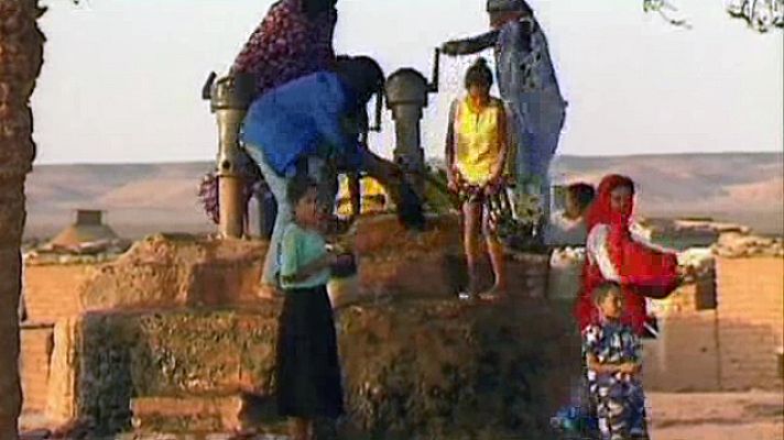 Universo UNED - La Literatura Femenina: Fondo.