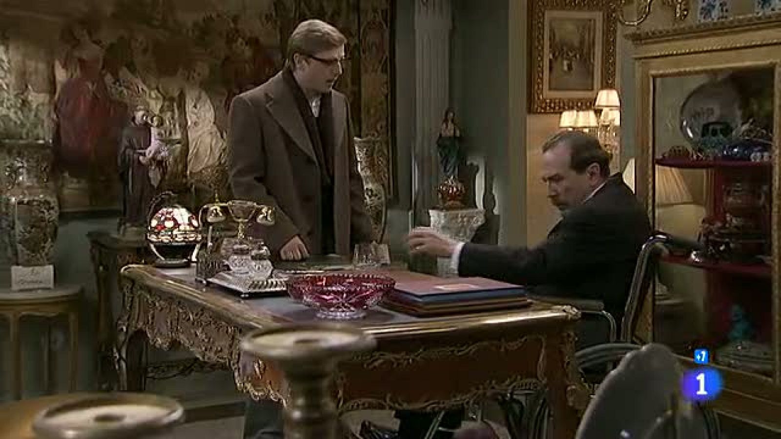 Amar - Julio, insultado y despreciado por Víktor