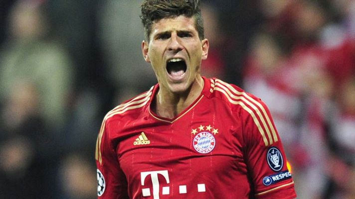 Desafío Champions - Los mineros chilenos iluminaron a Mario Gómez