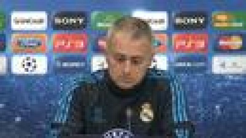 El entranador del Real Madrid, José Mourinho, ha dicho en rueda de prensa que prefiere que el Chelsea se clasifique para la final de la Champions.