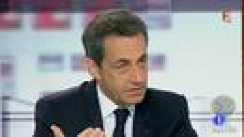 Sarkozy se centra en la segunda vuelta de las elecciones con más guiños a la extrema derecha