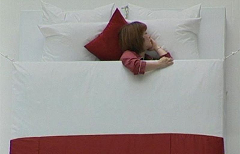 Dormir en una cama vertical