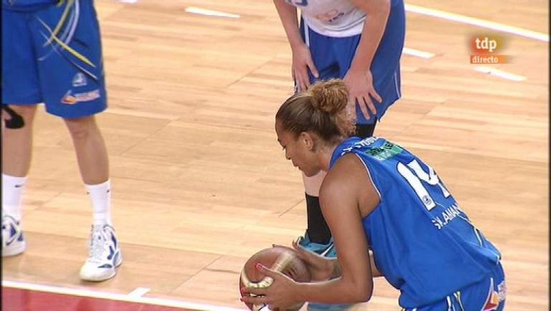 Baloncesto femenino - 2º partido play off - Perfumería Avenida-Ros Casares - Ver ahora