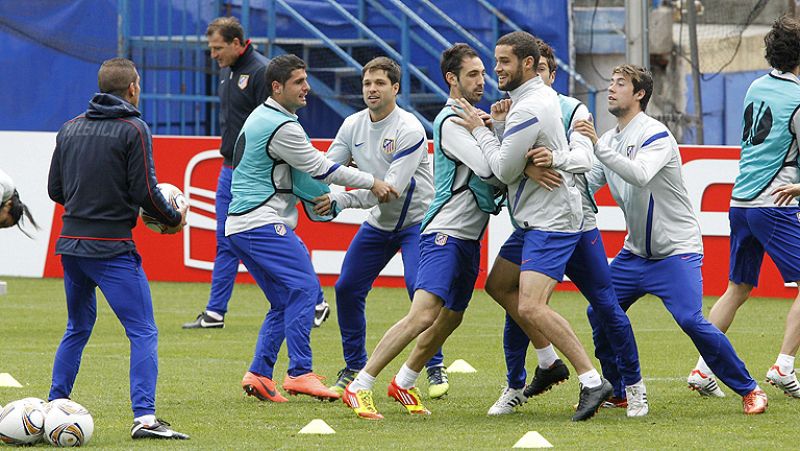 Juanfran Torres, lateral del Atlético de Madrid, aseguró hoy que su equipo va a dar "todo" en el partido de vuelta de las semifinales de la Liga Europa contra el Valencia en Mestalla "para llegar a una final soñada", en un duelo al que su equipo lleg