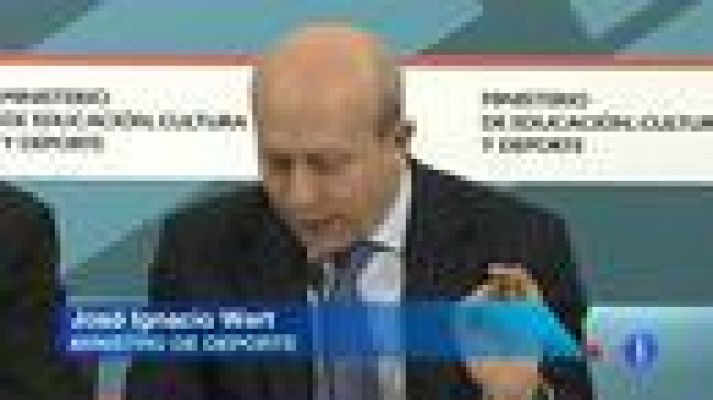 Telediario 1 - Los clubes podrán ser expulsados si incumplen sus deudas