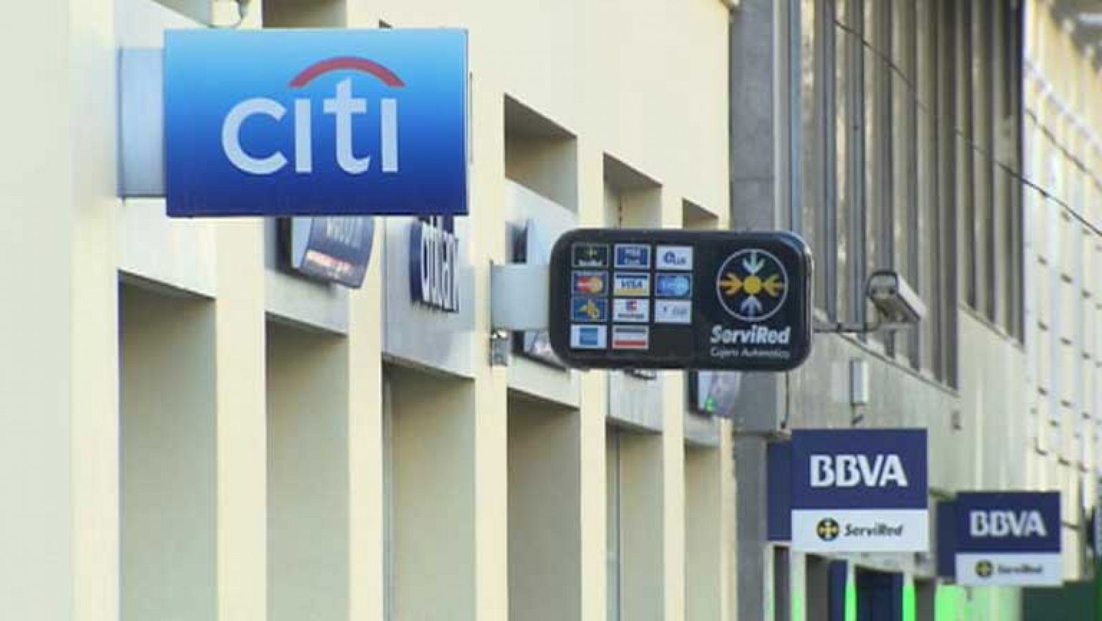 El FMI sugiere ayudas públicas para el saneamiento de los bancos españoles | Ver