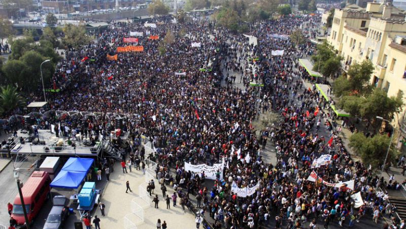 Los estudiantes chilenos vuelven a las calles para pedir educación pública y de calidad 