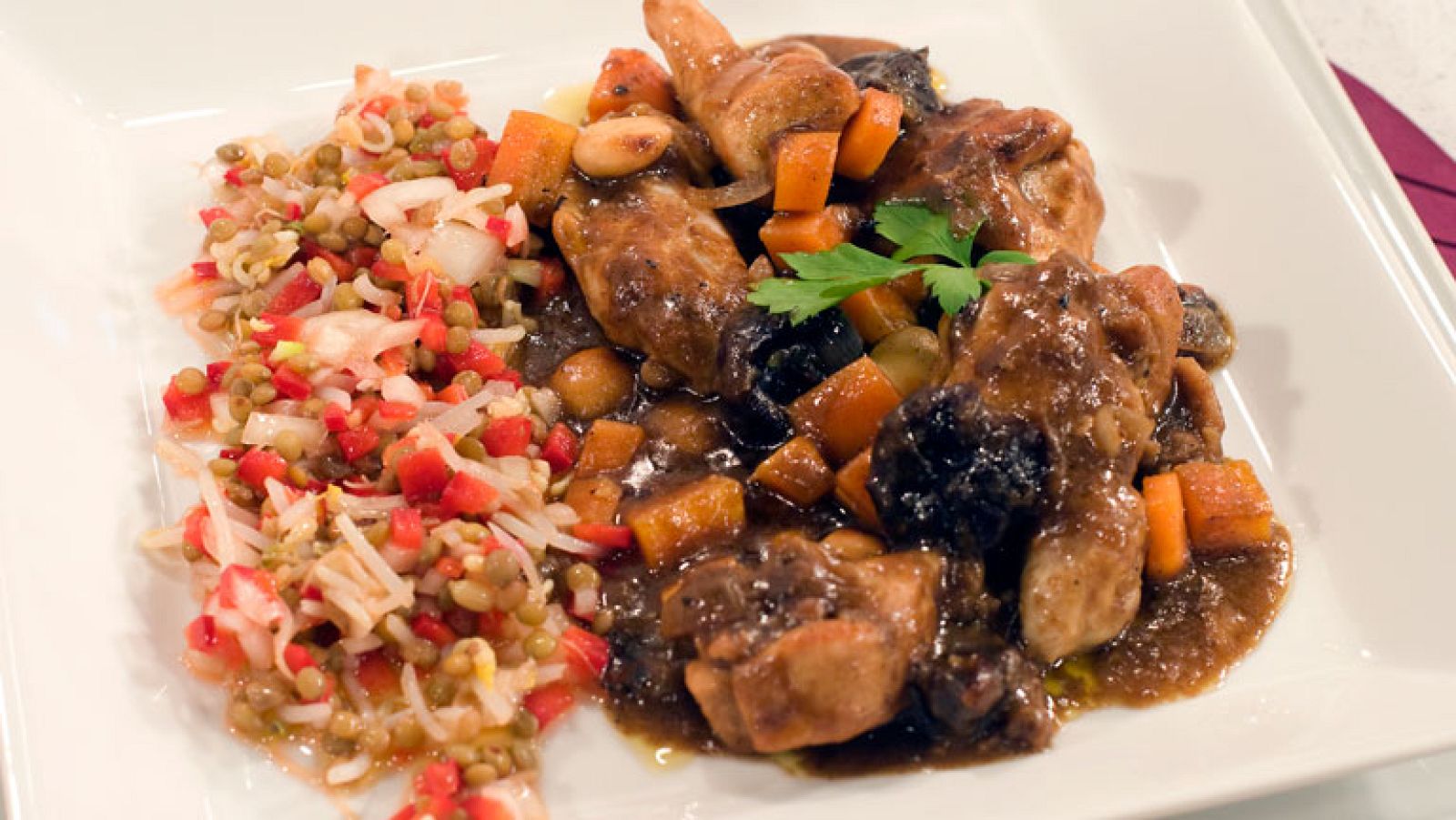 Pollo al brandy con ensalada de legumbre