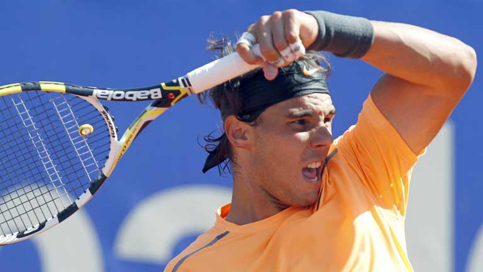 En el Conde de Godó, buena jornada para los españoles en general. Rafa Nadal ha impuesto con holgura al colombiano Farah por 6-2 y 6-3. Ferrer ganó también en dos sets a optro español, Montañés. También se han clasificado para cuartos Feliciano López