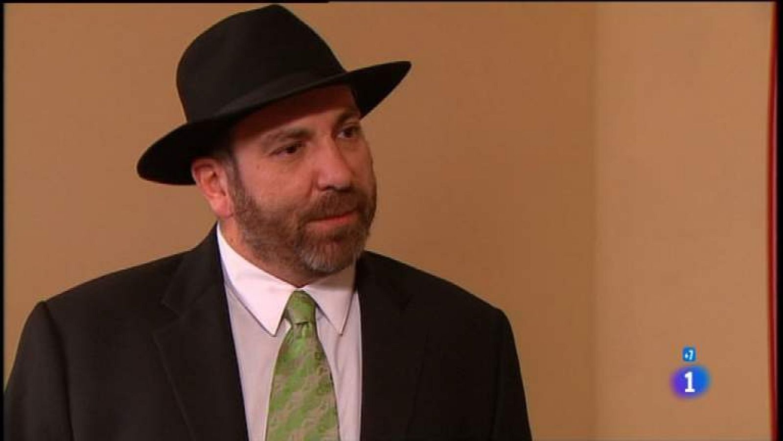 Cielo rojo - Capítulo 75 - Mariana intenta convencer a Sebas de que Andrés no es su padre - ver ahora