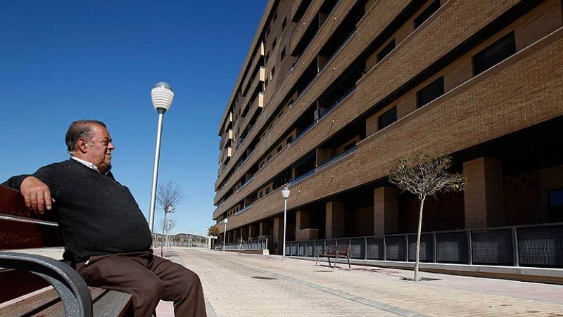 El euríbor cae en abril hasta el 1,368% y abaratará las hipotecas en más de 600 euros al año