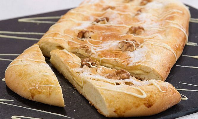 RTVE Cocina - Coca rellena de chocolate blanco