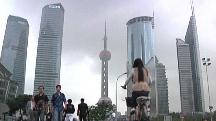 Telediario 1 - 50 ciudades se hunden en China