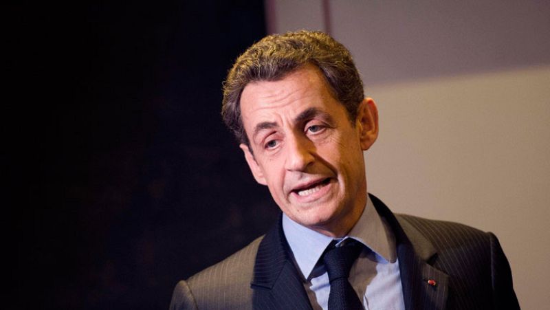Los supuestos lazos con Gadafi complican la segunda vuelta a Nicolás Sarkozy 