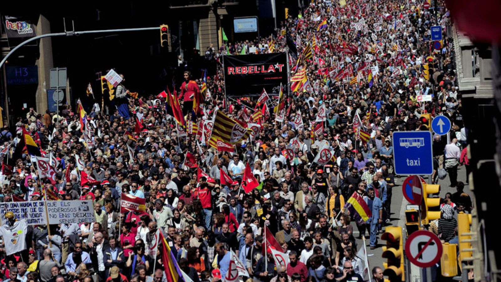 El resto de ciudades españolas se movilizan en el día del trabajador contra los recortes