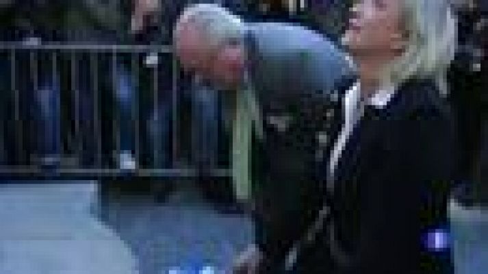 Telediario 1 - Le Pen da libertad a sus seguidores