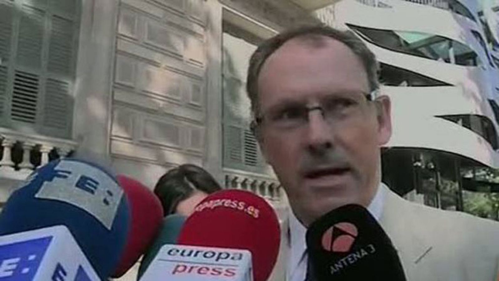 El abogado de Iñaki Urdangarin niega haber mantenido contactos con la Fiscalía - Informativo 24h | Ver