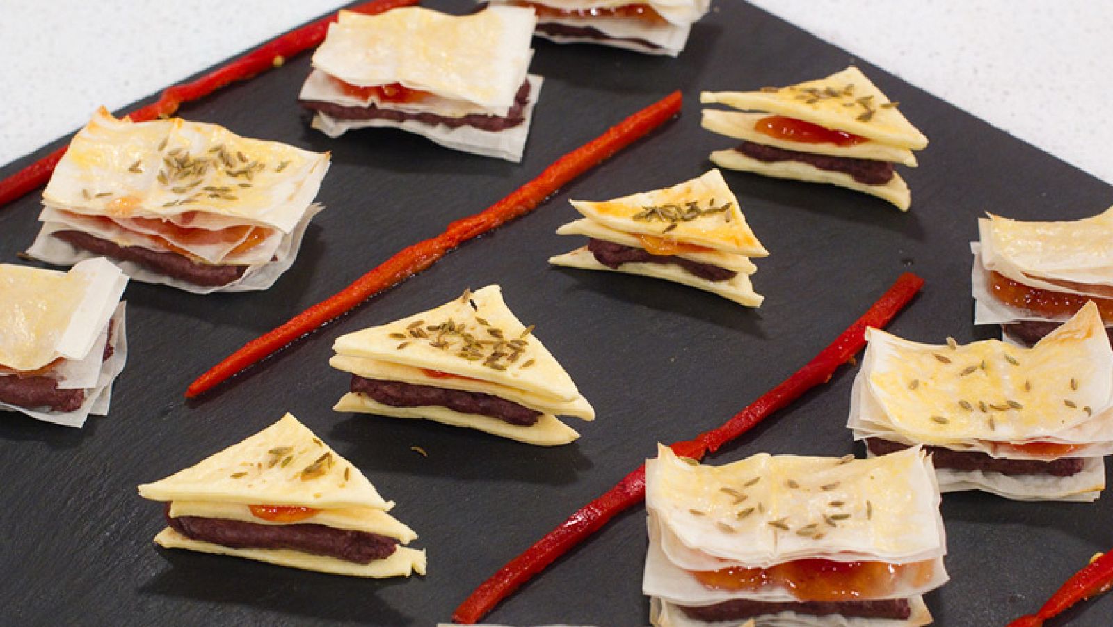 Saber cocinar - Postre - Mini lasañas de pasta brick y crema de morcilla