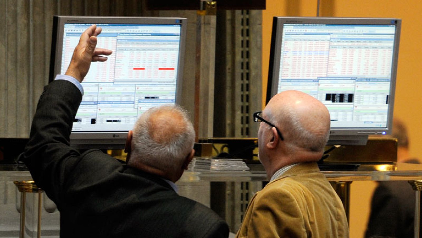 El Ibex-35, lastrado por los bancos 