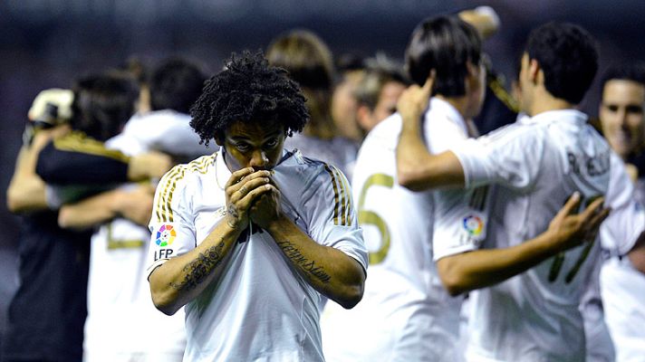 Telediario 1 - Fiesta blanca en el césped, en el vestuario y en el avión