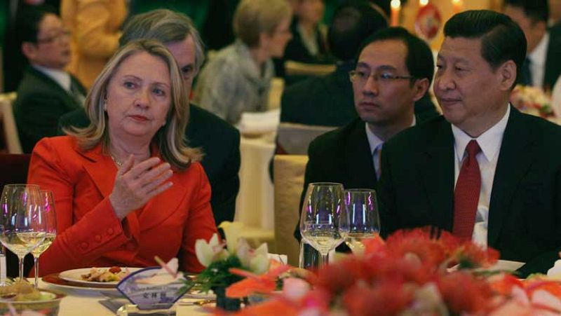 Hillary Clinton visita Pekín para estrechar su cooperación