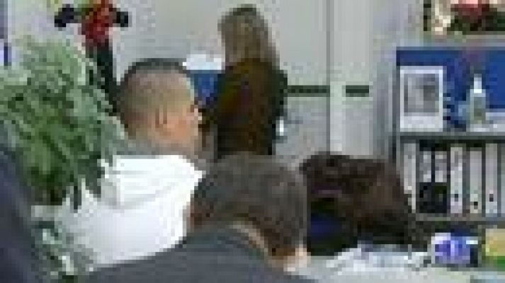 Telediario 1 - Cae la deuda de los hogares