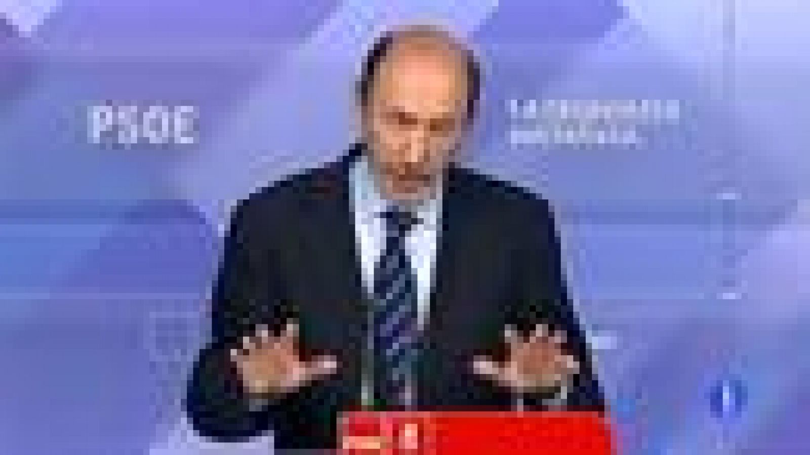 Rubalcaba se queja de la falta de información del Gobierno sobre Bankia