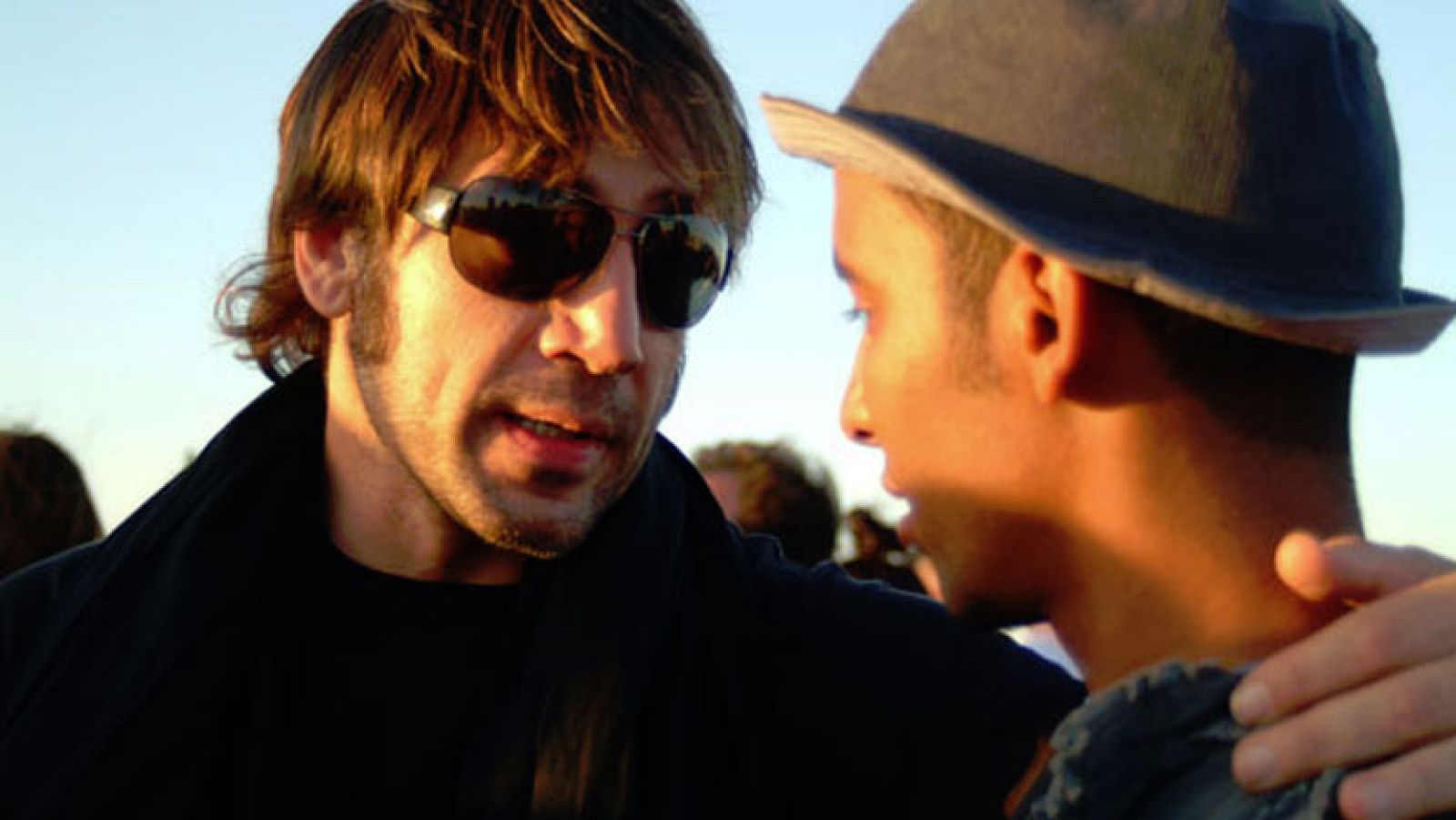 Corazón - Javier Bardem recibe el premio Camella Blanca por su documental 'Hijos de las nubes' - D Corazón | Ver