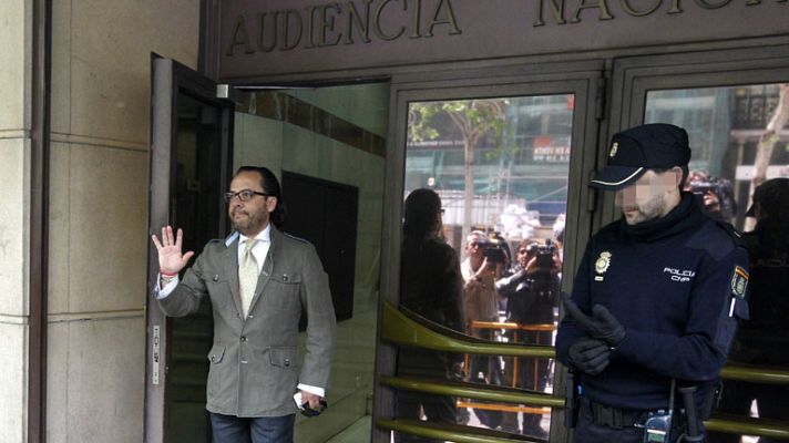 Telediario 1 - El exdirector de la televisión valenciana declara sobre varias adjudicaciones a la trama Gürtel