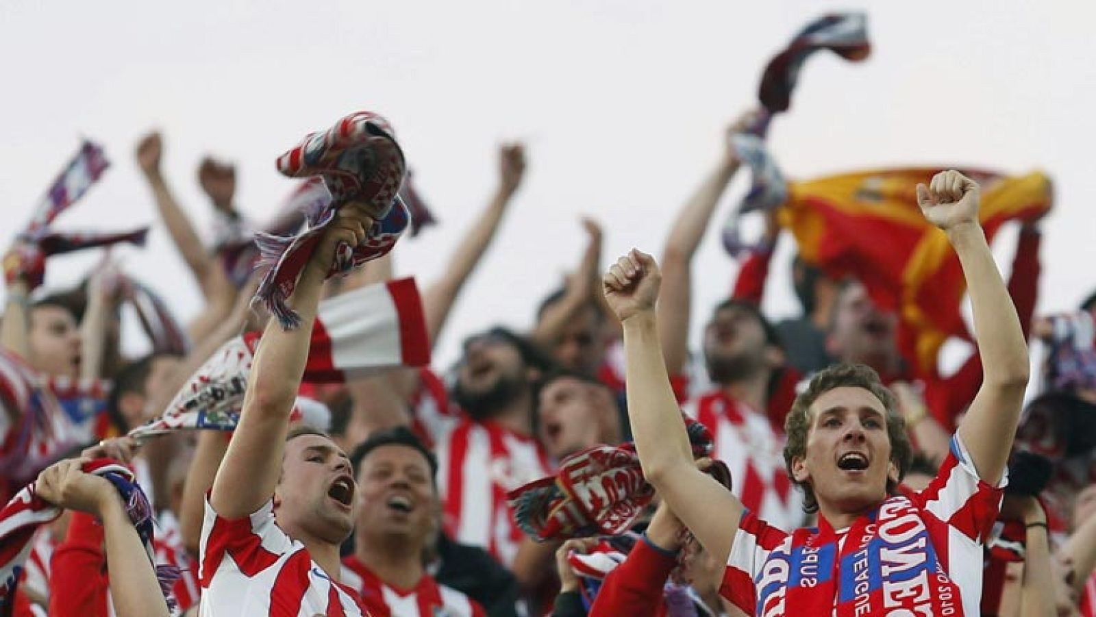 Papá, ¿qué es más importante la Champions o la Europa League? | Ver