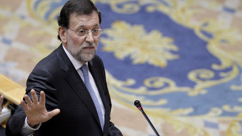 El PSOE acusa al Rajoy de gastar en un banco los recortes y Rajoy dice que ellos "inyectaron dinero público"