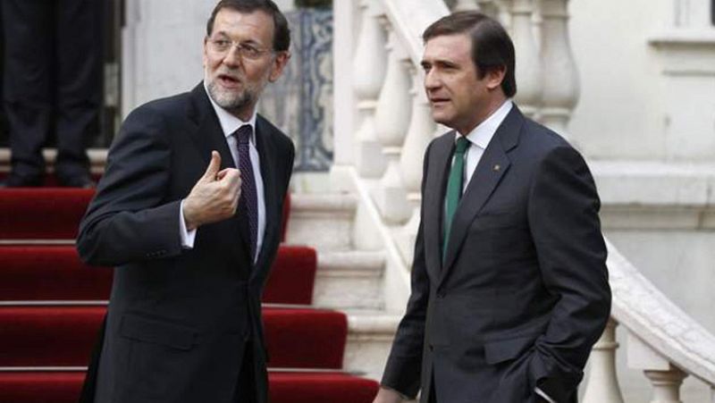 Rajoy analiza la crisis económica con Passos Coelho en la XXV cumbre ibérica