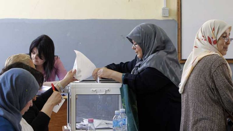 Escasa participación en las elecciones para renovar el Parlamento de Argelia 