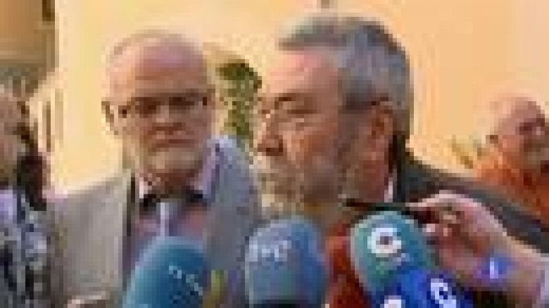 IU y PSOE piden la comparecencia del ministro De Guindos en el Congreso