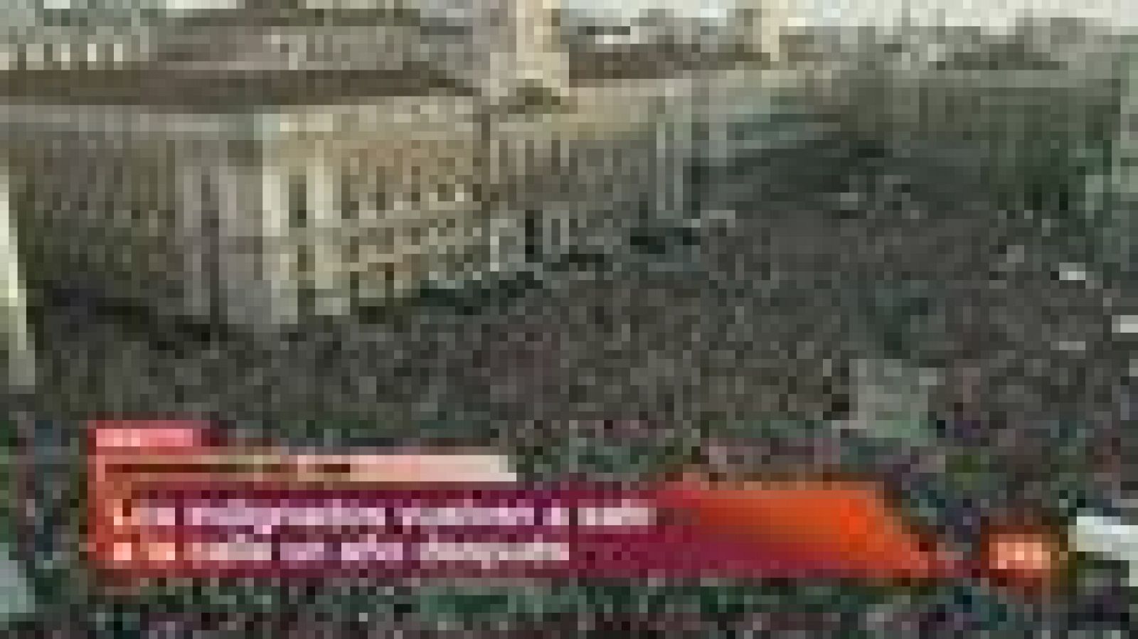 Informativo 24h: La Puerta del Sol, abarrotada en el primer aniversario del 15M | RTVE Play