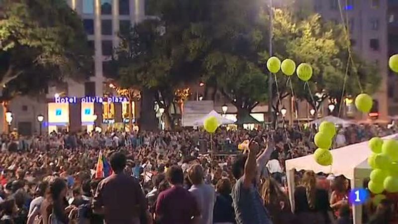En Plaza de Cataluña, Barcelona, los indignados han permanecido toda la madrugada