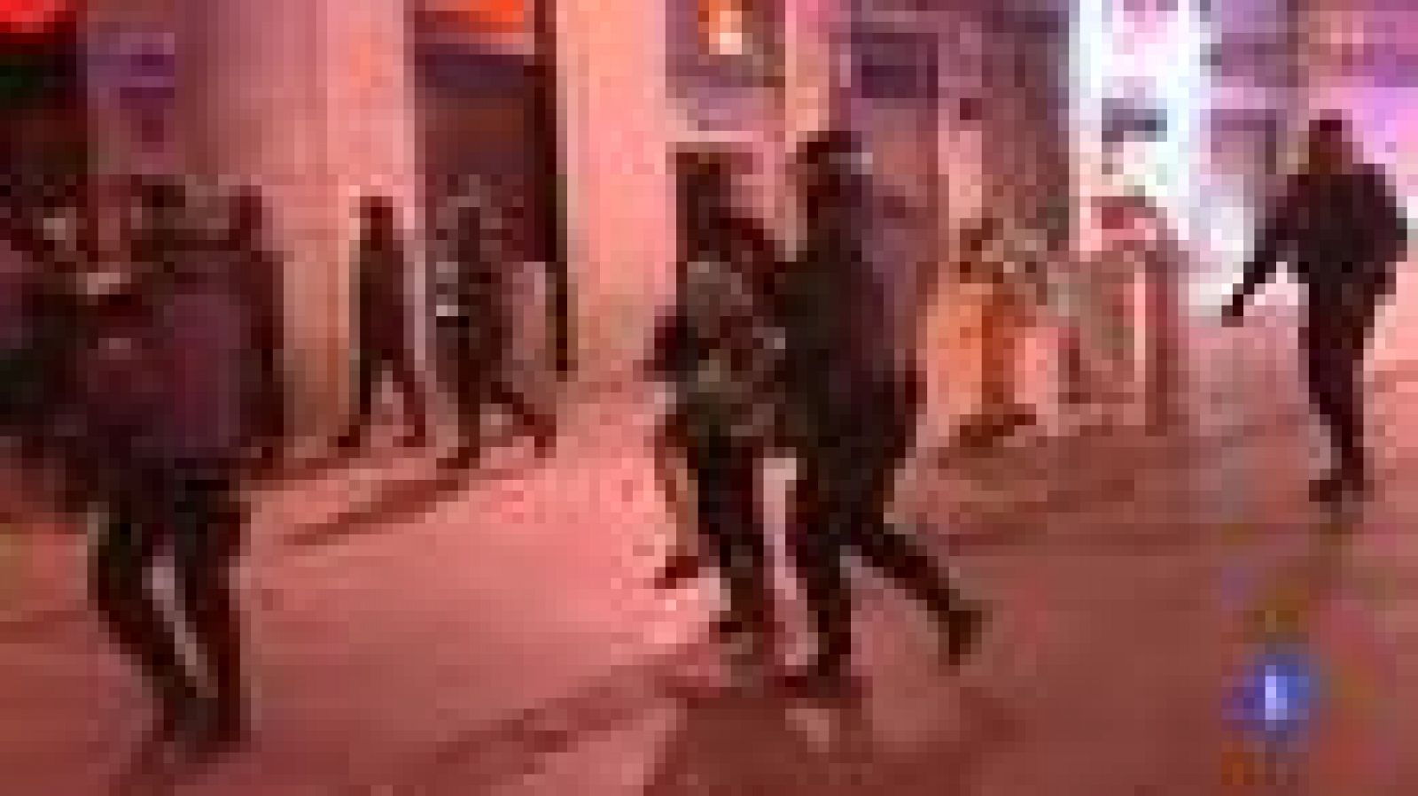 En torno a las cinco de la madrugada la policía desalojó la Puerta del Sol
