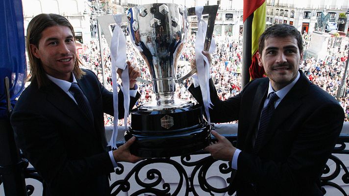 Telediario 1 - El Real Madrid ofrece la 32ª Liga a las autoridades