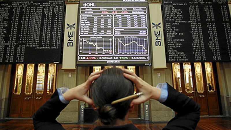 La prima de riesgo española frena su subida después de superar los 500 puntos 