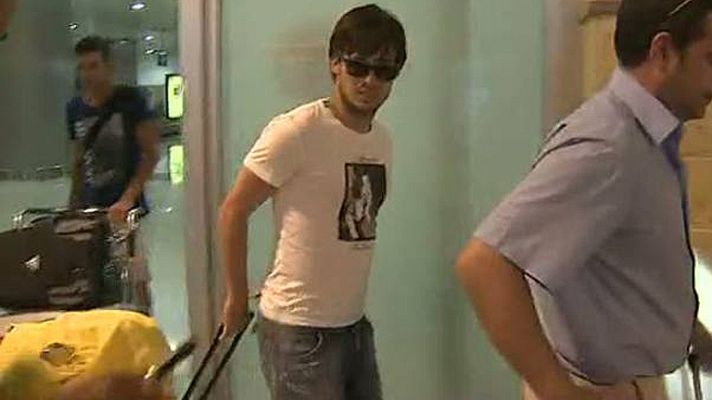 Silva vuelve a España con la Premier bajo el brazo