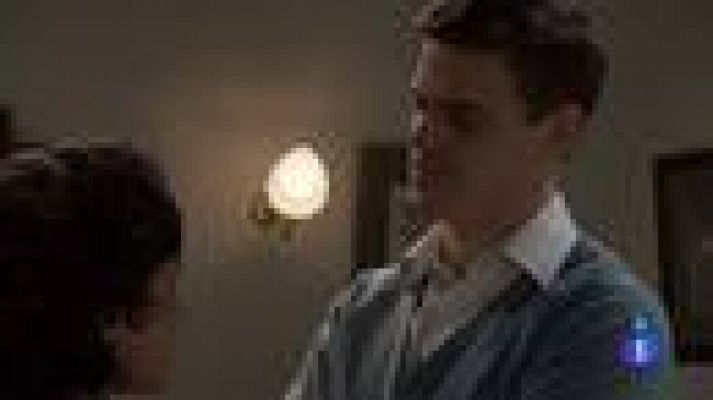 Amar en tiempos revueltos - Alberto intenta abusar de Daniela