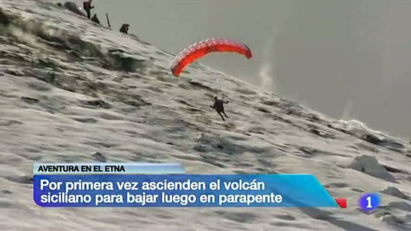 Telediario 1: Parapente sobre el Etna | RTVE Play