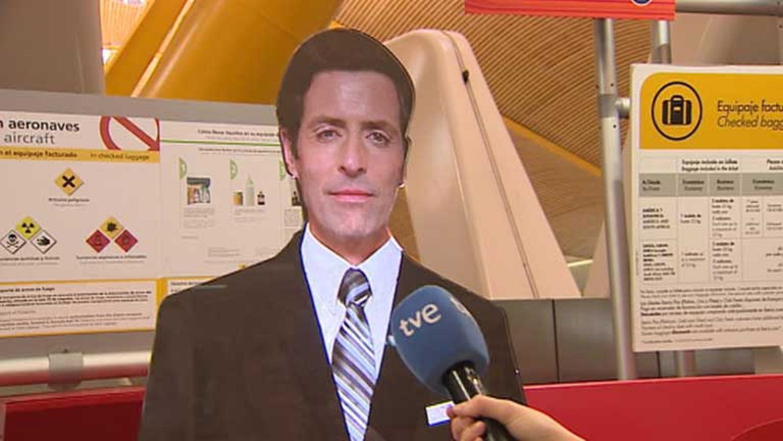 Agentes virtuales nos reciben en la T-4 del aeropuerto de Barajas