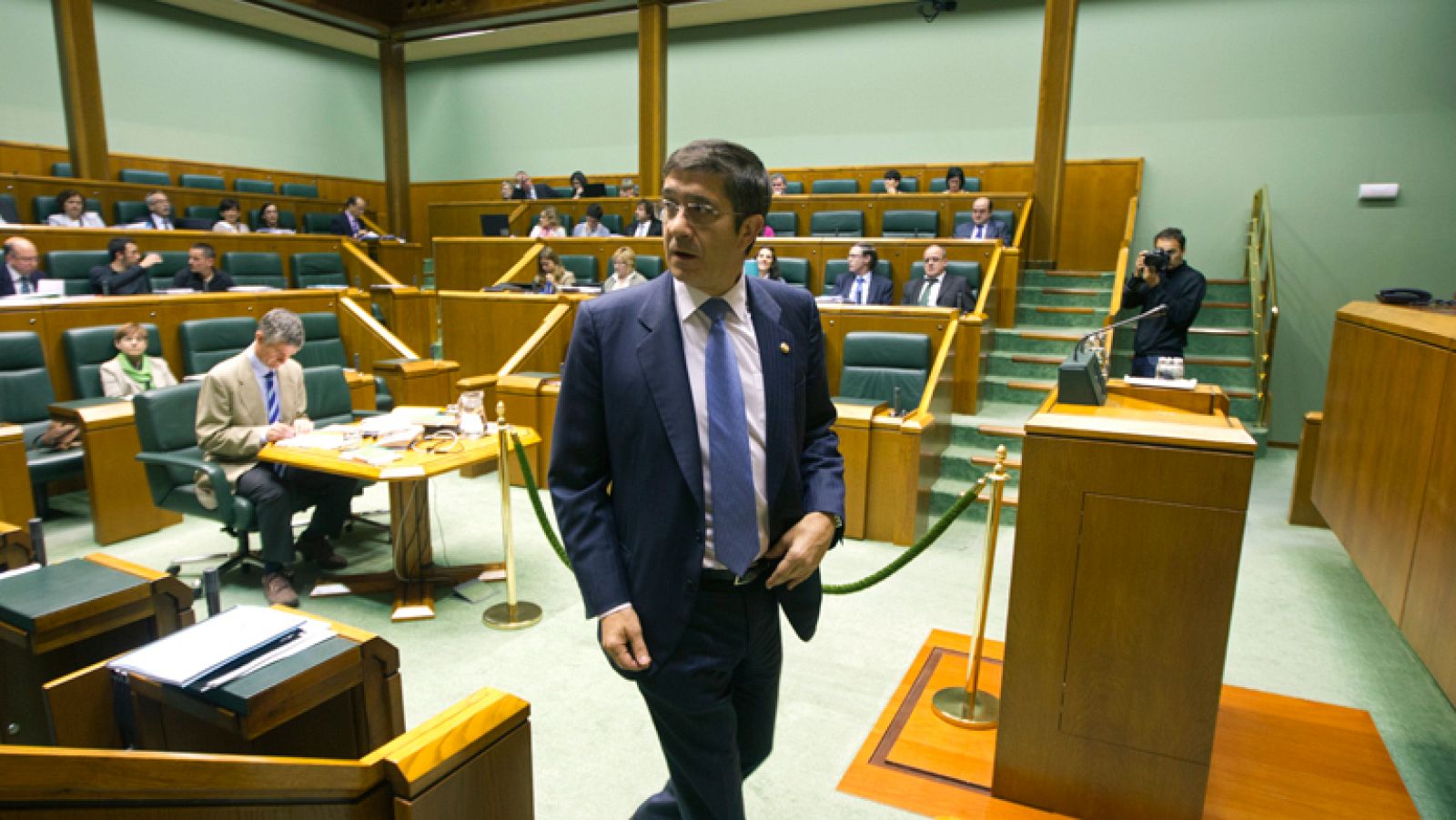 Patxi López y el presidente del PP en el País Vasco mantienen sus posturas encontradas