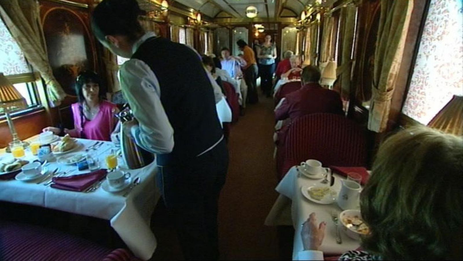 Los trenes turísticos: el lujo, la naturaleza o la historia sobre raíles