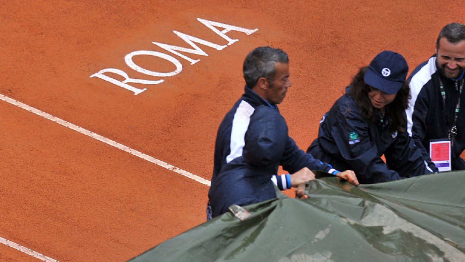 La lluvia aplaza la final de Roma entre Nadal y Djokovic | Ver