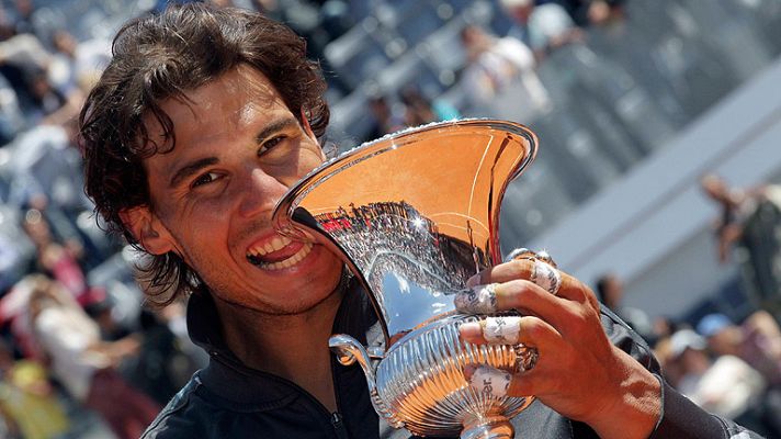 Tenis - Nadal se impone a Djokovic en Roma y reconquista el número dos del mundo