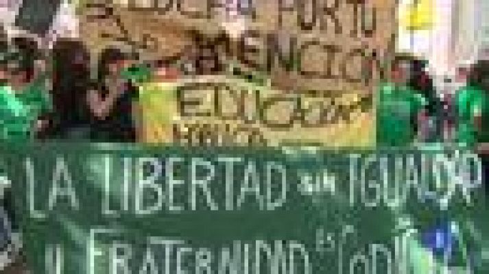 Telediario 1 - Concentraciones por la enseñanza