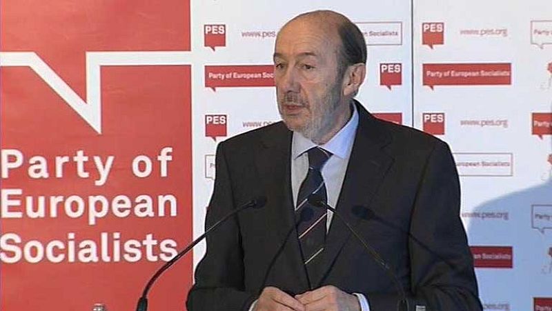 Rubalcaba, en Bruselas, apunta a una actuación del BCE para salir de la crisis